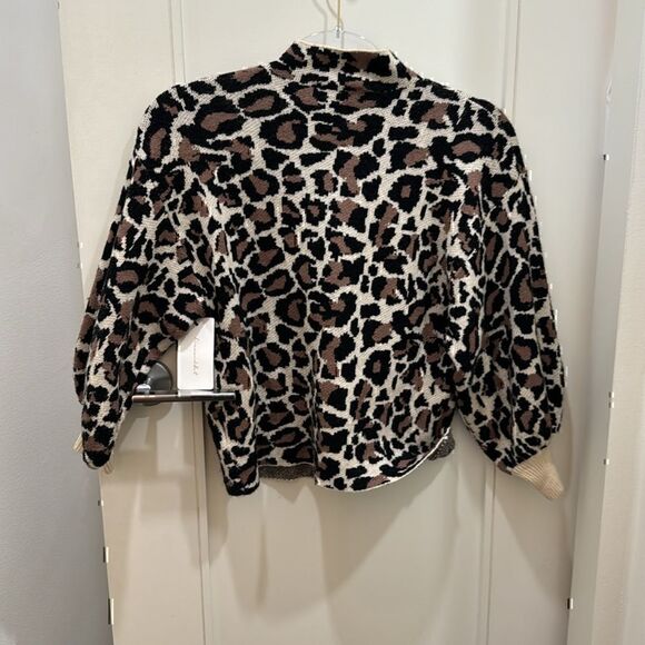 NWT - Line & Dot Leopard Sweater Size Small - Picture 3 of 11